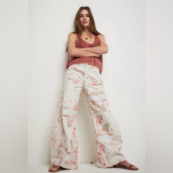 We The Free Eden Printed High Slouchy Flare Jeans Cross Stitch - Picture 4 of 5